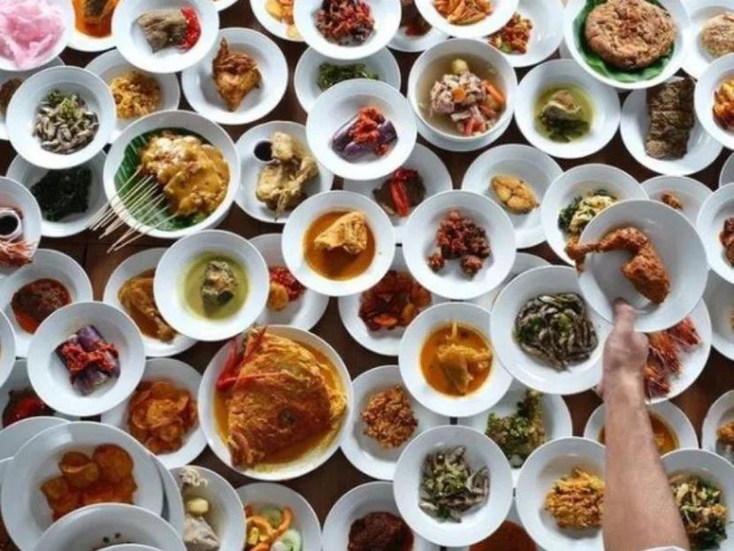Menu Wajib Coba dalam Wisata Kuliner Halal di Padang