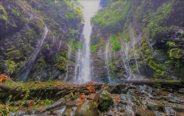 Rekomendasi Wisata Air Terjun di Jawa Tengah: Pilihan Utama untuk Setiap Jenis Wisatawan