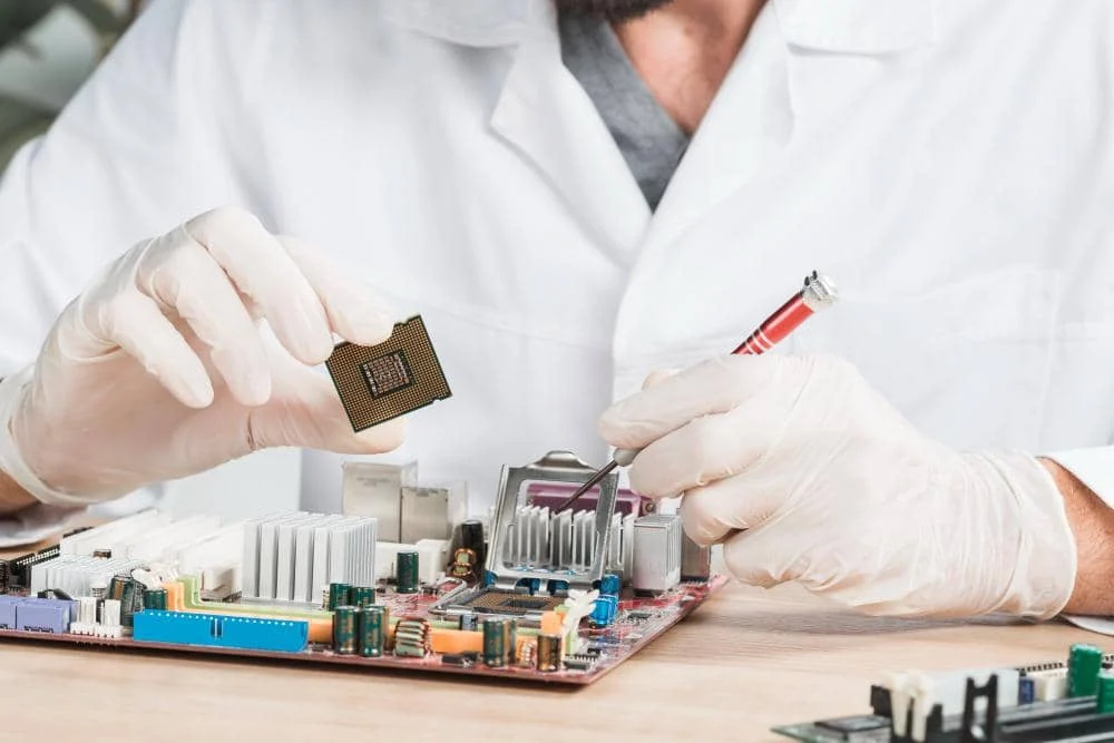 Tantangan dan Masa Depan Penggunaan Emas dalam Elektronik