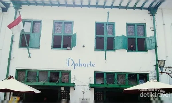 tempat belanja vintage di kawasan Kota Tua