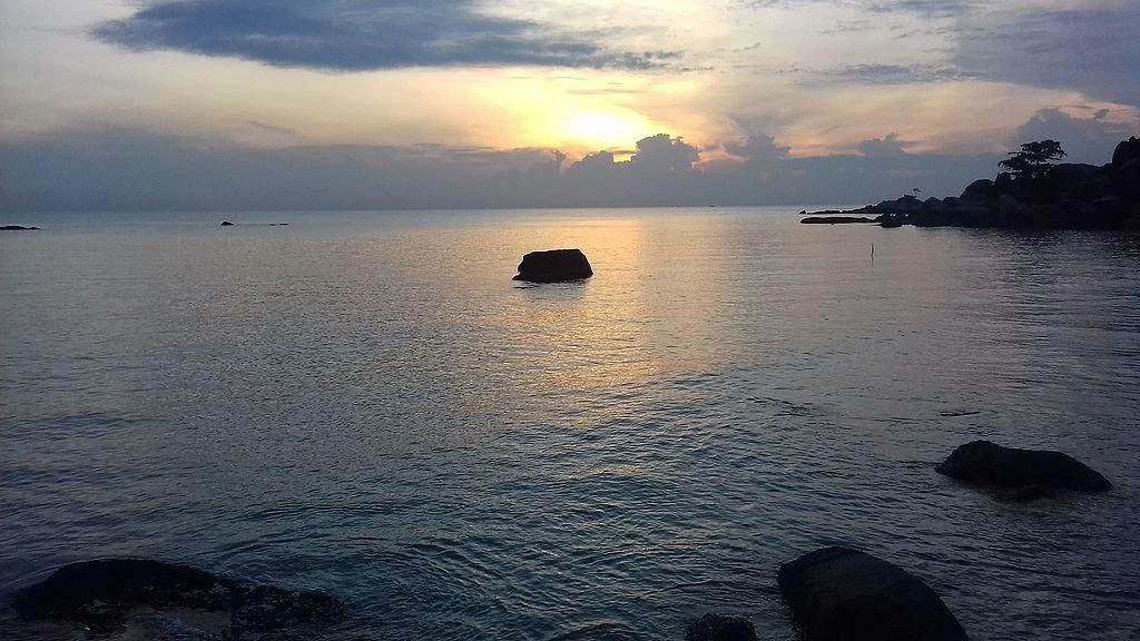 Tempat Wisata Foto Sunset di Pulau Belitung yang Wajib Dikunjungi