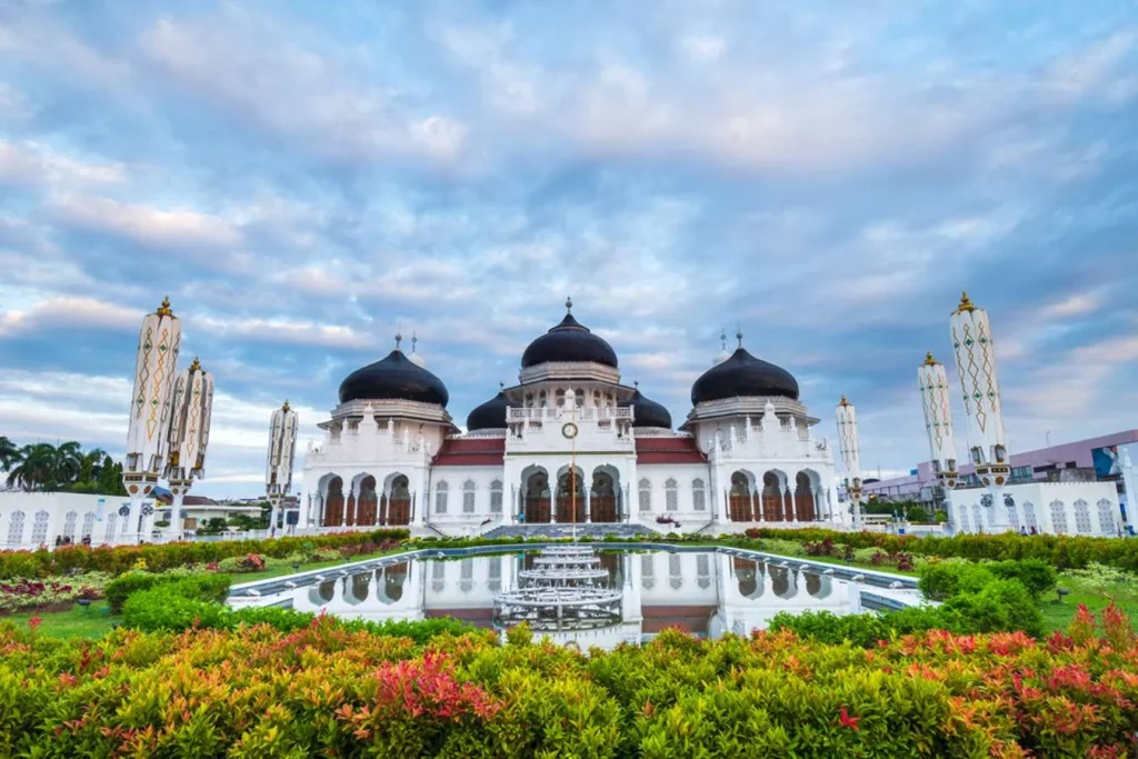 Tips Praktis Menikmati Wisata Religi Terbaik di Aceh